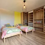 Holiday home Spacieux Contemporain Avec Terrasse Panoramique Et Piscine Chauffee - Fr-1-584-373 *