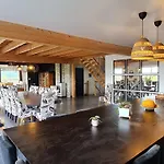 Spacieux Contemporain Avec Terrasse Panoramique Et Piscine Chauffee - Fr-1-584-373 *