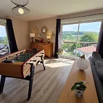 Spacieux Contemporain Avec Terrasse Panoramique Et Piscine Chauffee - Fr-1-584-373 Holiday home