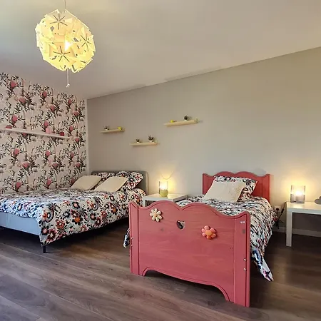 Spacieux Contemporain Avec Terrasse Panoramique Et Piscine Chauffee - Fr-1-584-373 Holiday home Favieres (Lorraine)