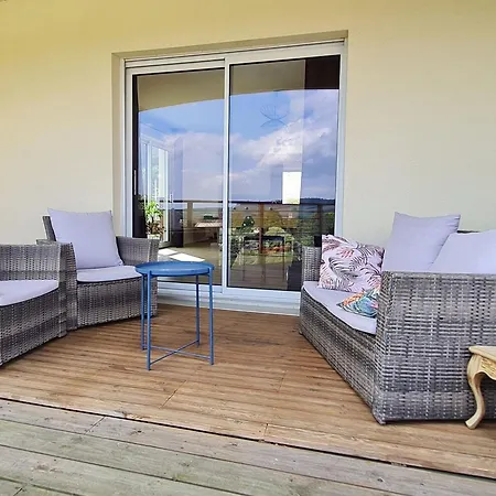 Spacieux Contemporain Avec Terrasse Panoramique Et Piscine Chauffée - Fr-1-584-373 Séjour à la campagne