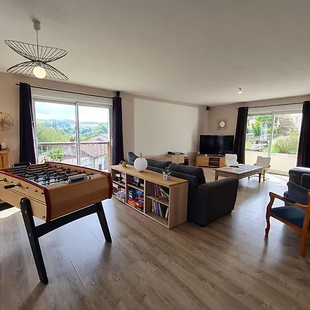 Spacieux Contemporain Avec Terrasse Panoramique Et Piscine Chauffée - Fr-1-584-373 Séjour à la campagne