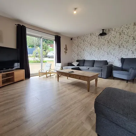 Spacieux Contemporain Avec Terrasse Panoramique Et Piscine Chauffée - Fr-1-584-373 Séjour à la campagne *