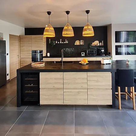Spacieux Contemporain Avec Terrasse Panoramique Et Piscine Chauffee - Fr-1-584-373 * Favieres (Lorraine)