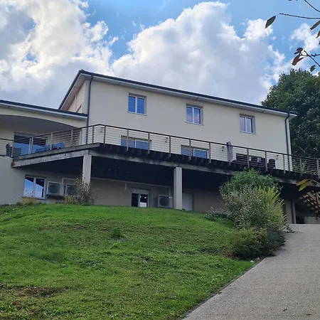 Holiday home Spacieux Contemporain Avec Terrasse Panoramique Et Piscine Chauffee - Fr-1-584-373 Favieres (Lorraine)