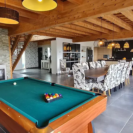 Spacieux Contemporain Avec Terrasse Panoramique Et Piscine Chauffee - Fr-1-584-373 Favieres (Lorraine)