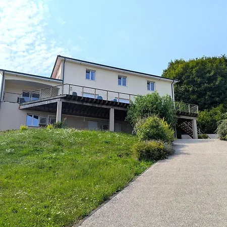 Spacieux Contemporain Avec Terrasse Panoramique Et Piscine Chauffée - Fr-1-584-373 * Favieres (Lorraine)