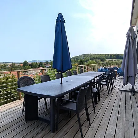 Spacieux Contemporain Avec Terrasse Panoramique Et Piscine Chauffée - Fr-1-584-373 Séjour à la campagne